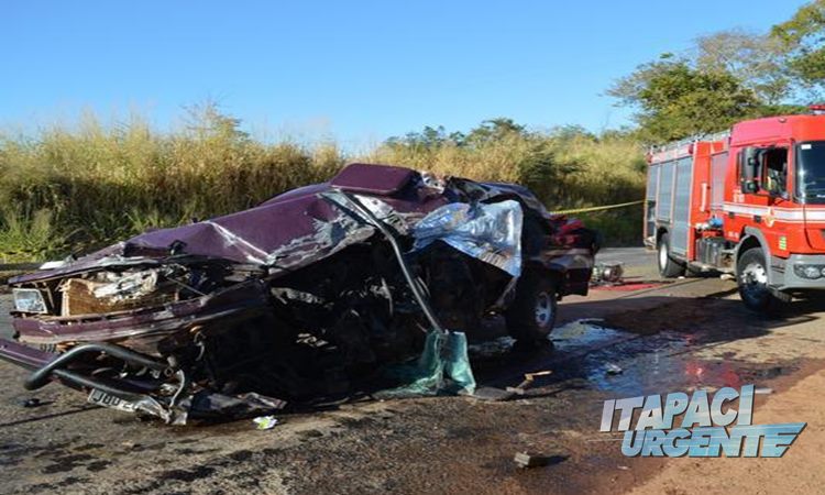 ITAPACI – Acidente na BR 153 próximo ao trevo de Itapaci envolvendo três veículos deixa vítima fatal