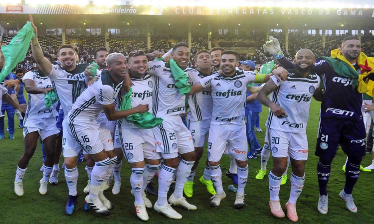 Palmeiras vence o Vasco e conquista o décimo título brasileiro