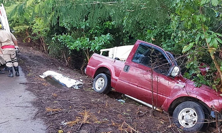 Acidente na GO-080, entre Jaraguá e Goianésia, deixa uma pessoa morta e outra ferida