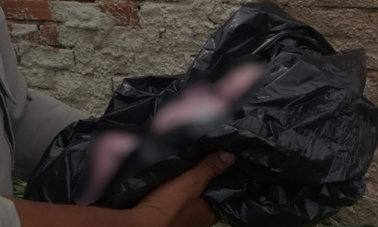 RECÉM-NASCIDO É ENCONTRADO DENTRO DE SACO DE LIXO EM LOTE BALDIO DE NERÓPOLIS