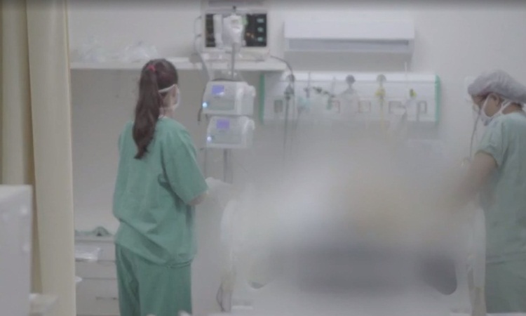 Médicos relatam desgaste ao ter de decidir qual paciente está pior para ‘merecer’ vaga de UTI em Goiás: ‘Exausto psicologicamente’