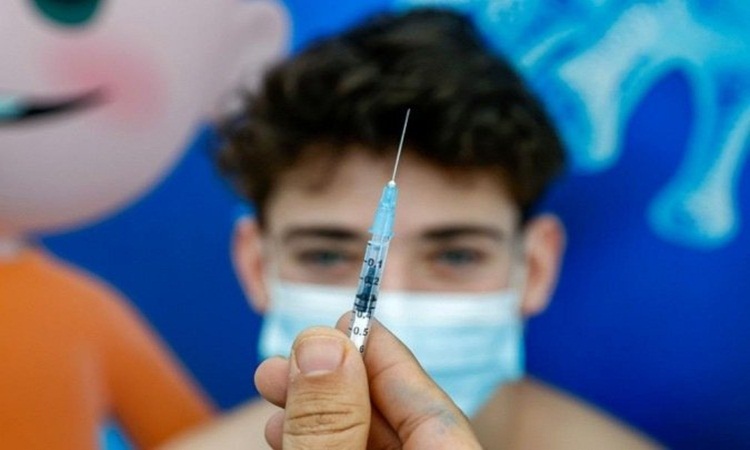 Covid-19: Adolescentes entre 12 a 17 anos serão incluídos na vacinação