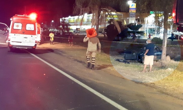 Criança morre ao ser arremessada para fora de carro durante capotamento na BR-040, em Goiás
