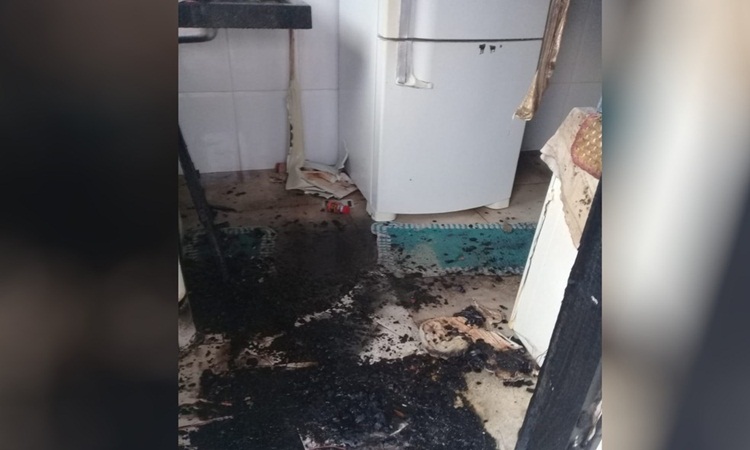 Homem é suspeito de colocar fogo na casa de ex-namorada por não aceitar fim do relacionamento, em Itapaci