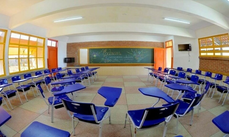 Escolas em Goiás devem voltar a receber 100% dos alunos de forma presencial