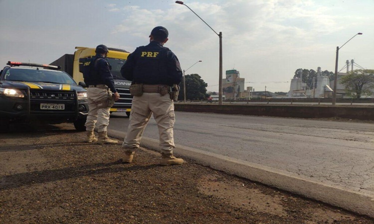 Feriado de Finados: PRF reforça policiamento nas rodovias federais goianas