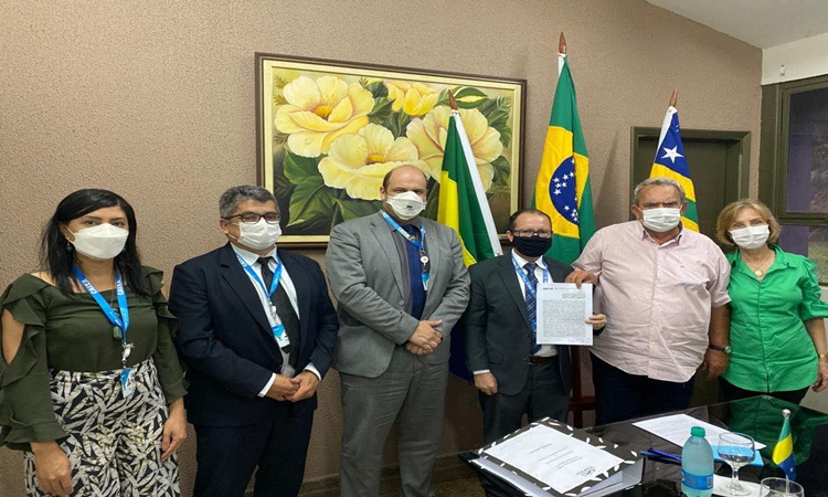 Governo de Itapaci assina convênio com a Caixa (CEF) para pagamento da folha dos servidores municipais