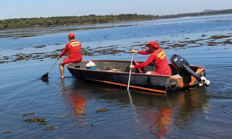 Bombeiros encontram corpo de homem que sumiu no lago Serra da Mesa, em Uruaçu