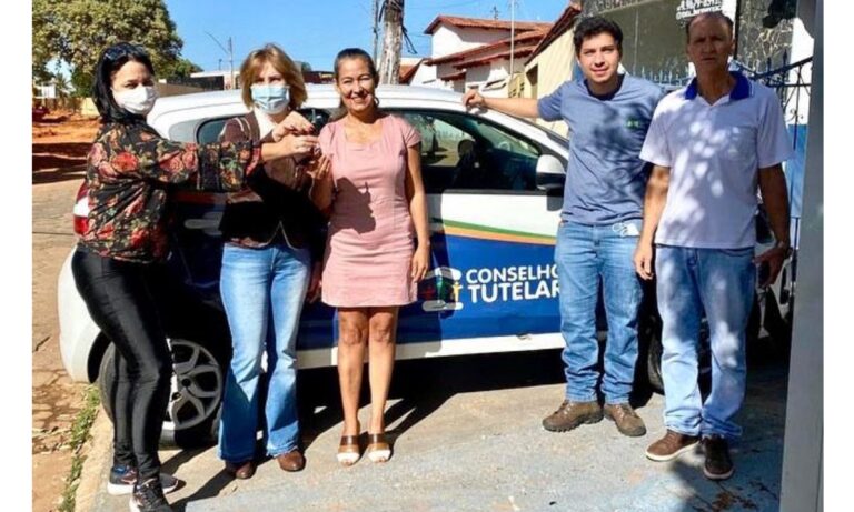 Governo de Itapaci entrega veículo para o Conselho Tutelar