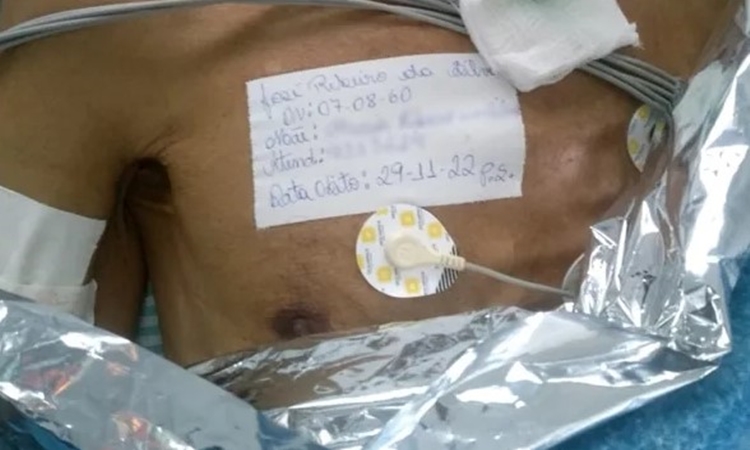 Homem é dado como morto em hospital de Uruaçu, vai para a funerária e família descobre que ele está vivo