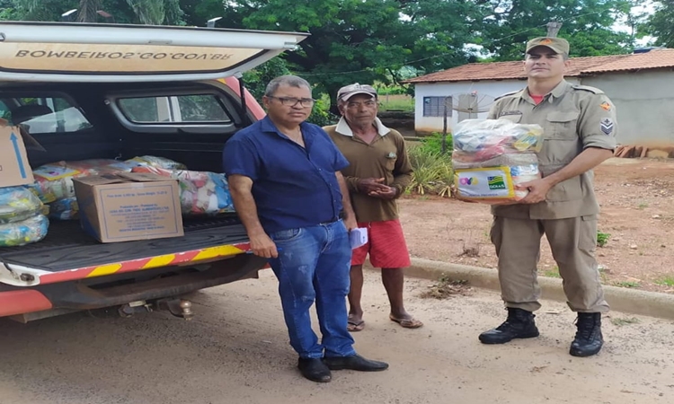 Governo de Pilar de Goiás e OVG entregam cestas básicas a famílias em vulnerabilidade