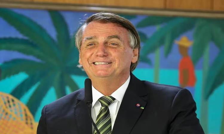 Bolsonaro revela desejo de voltar à presidência em 2026: “Missão não acabou ainda”