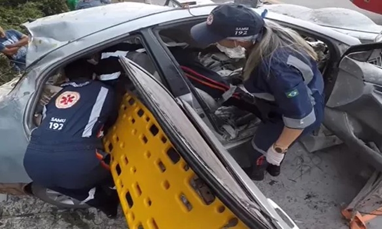 Acidente deixa dois mortos na GO-060 após motorista capotar carro ao tentar desviar de cachorro