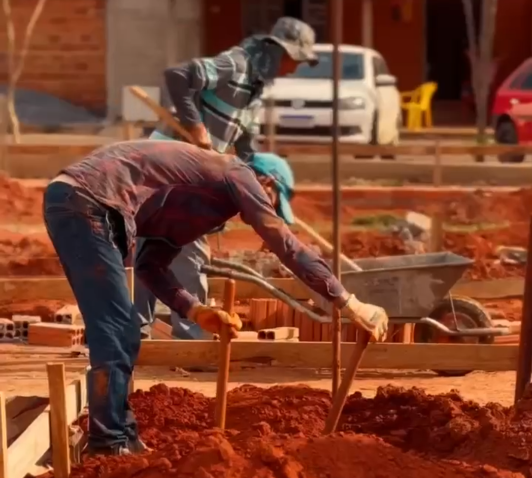 Obras públicas do governo de Itapaci aumentam a geração de empregos