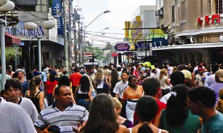Expectativa de vida dos brasileiros sobe para 75,5 anos