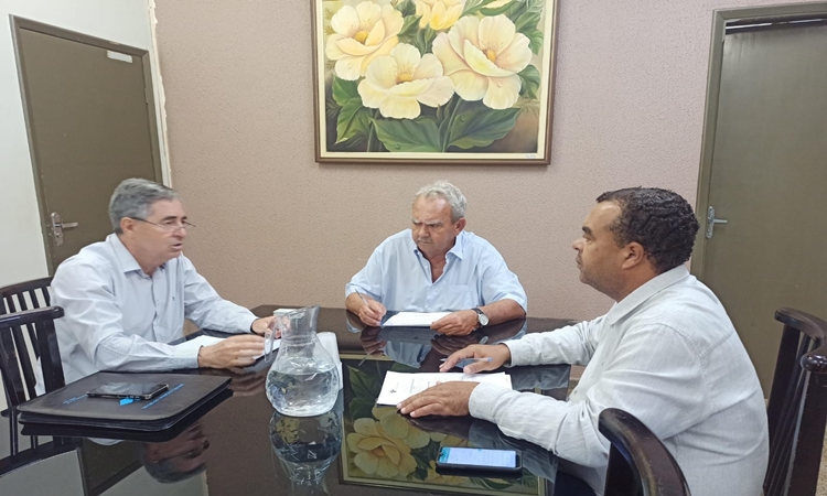 Prefeito Mário seu reúne com servidores da Receita Federal para possível implantação de posto de atendimento virtual no município