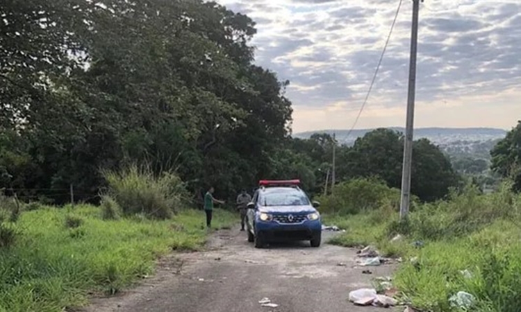 GO: Mãe morre atropelada pelo próprio carro ao tentar evitar que veículo descesse desgovernado com os filhos dentro