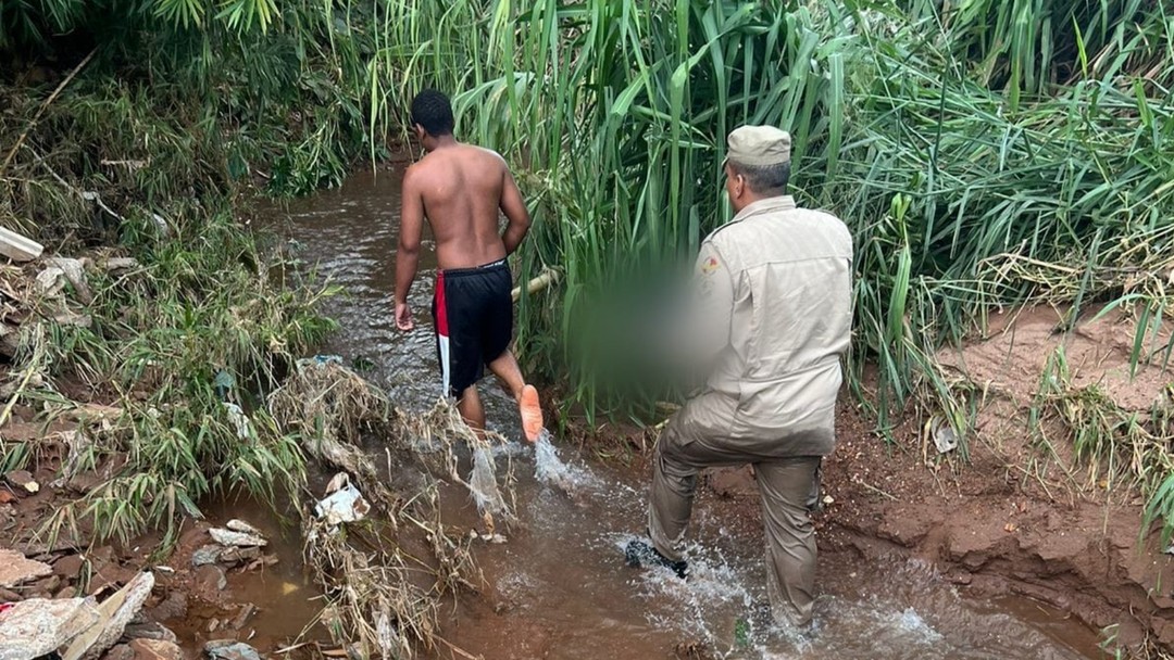 Pai é detido suspeito de matar o próprio filho; corpo foi encontrado em córrego