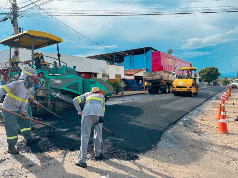 Governo de Itapaci segue com o recapeamento de ruas e avenidas