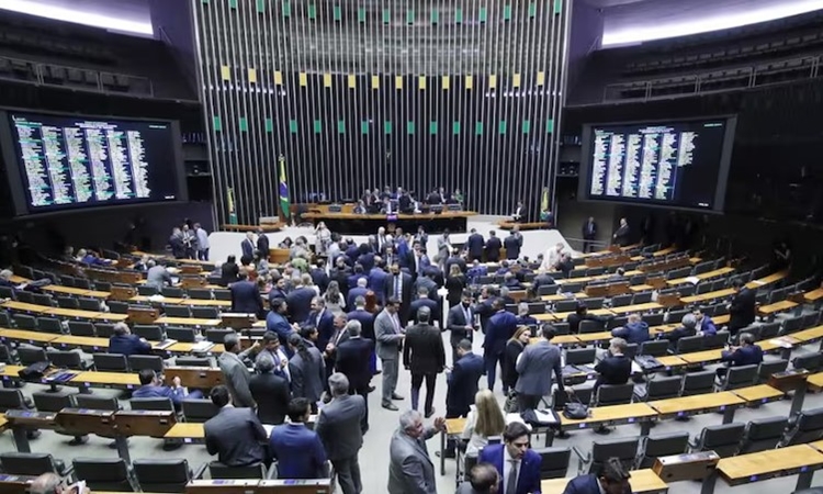 Câmara aprova isenção do IR para quem ganha até R$ 5 mil