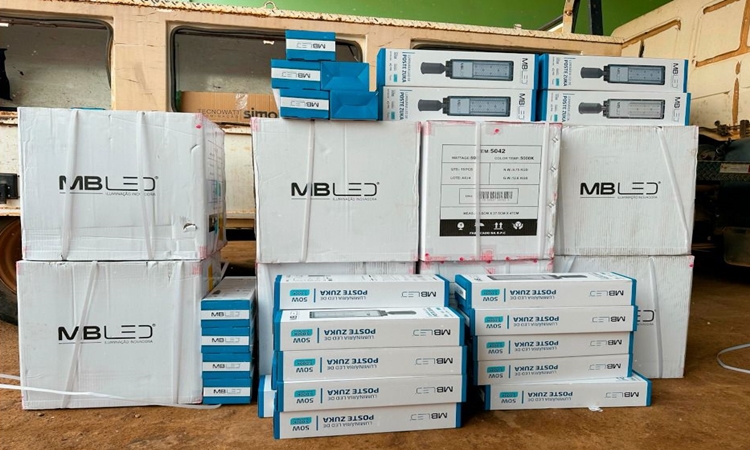 Governo de Itapaci intensifica a troca de lâmpadas queimadas