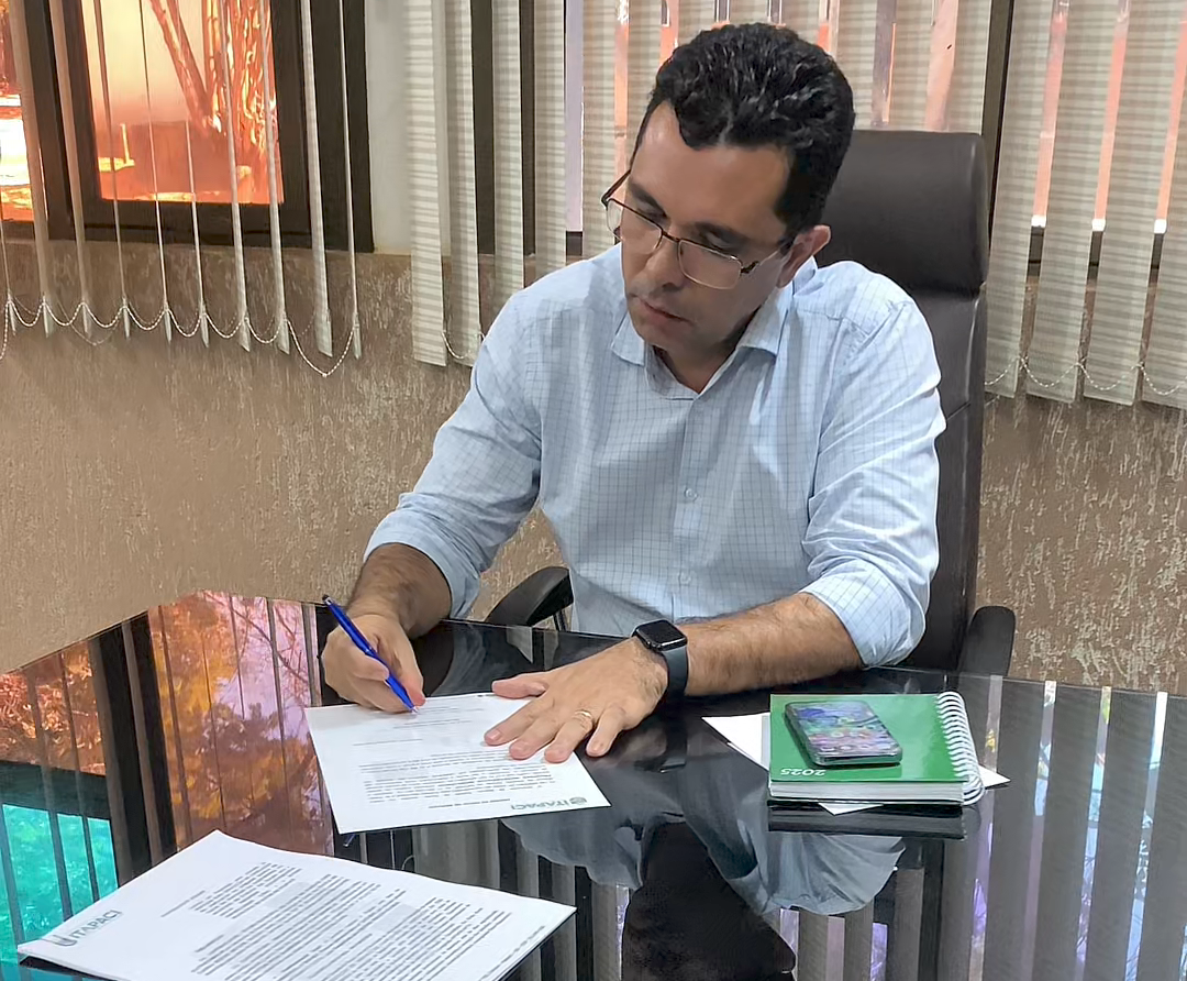 Prefeito assina ordem de serviço para reiniciar a obra da nova UBS do povoado de Fazendinha