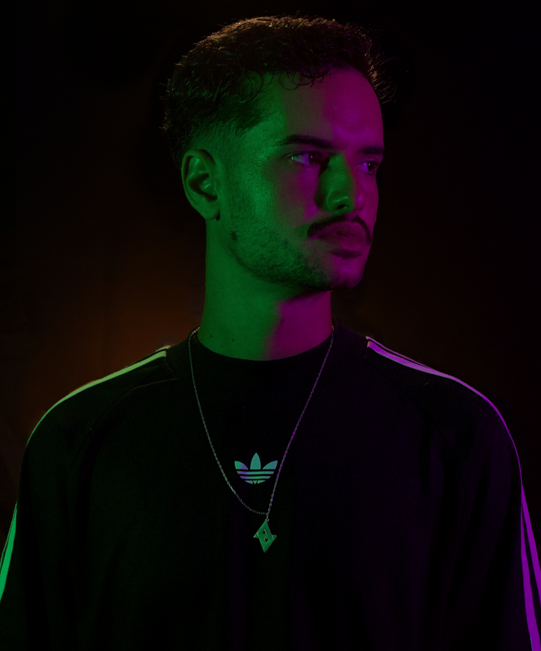 Jovem itapacino quebra barreiras e faz sucesso como DJ no sul do Brasil