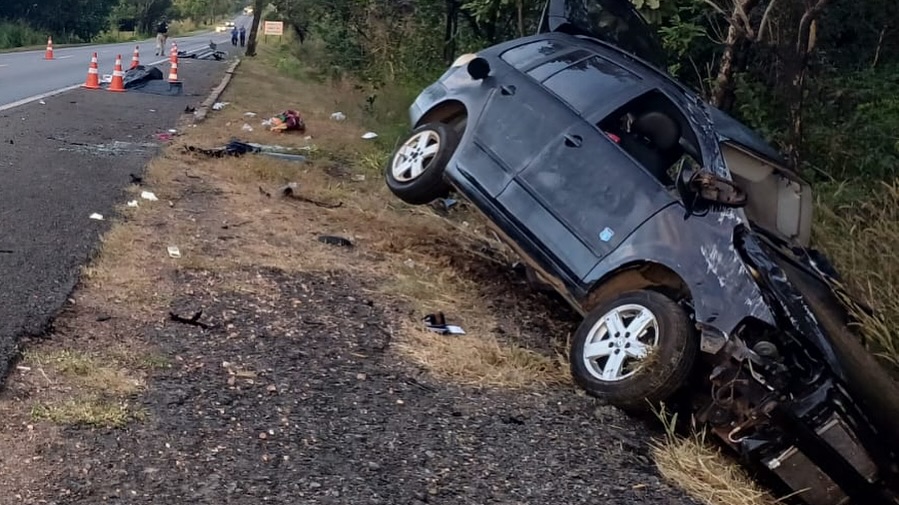 Acidente na BR-153 deixa uma pessoa morta e três feridas