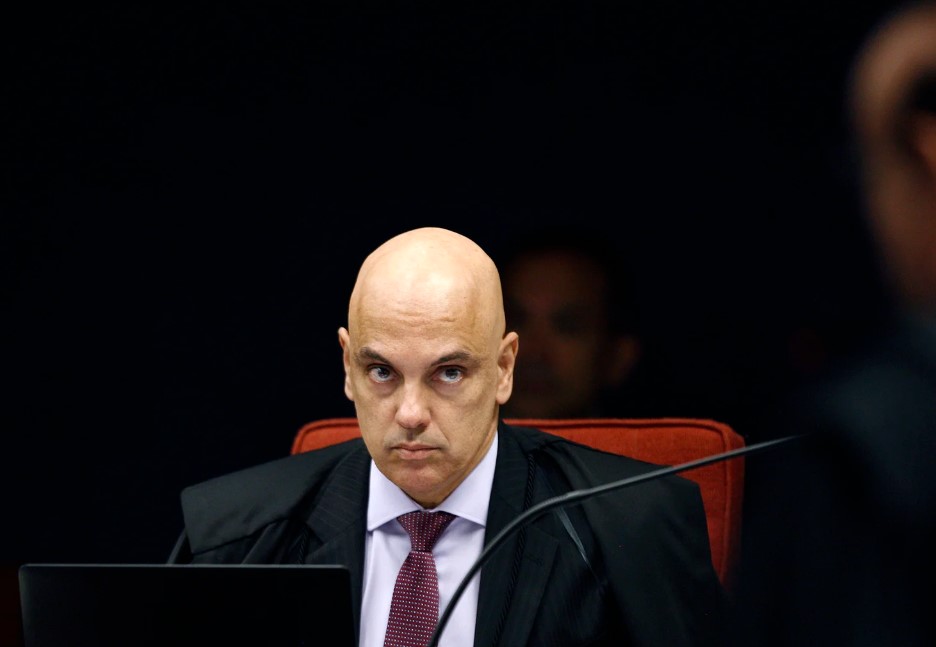 Moraes diz que julgamento de Jair Bolsonaro e outros investigados segue e sanções serão ignoradas
