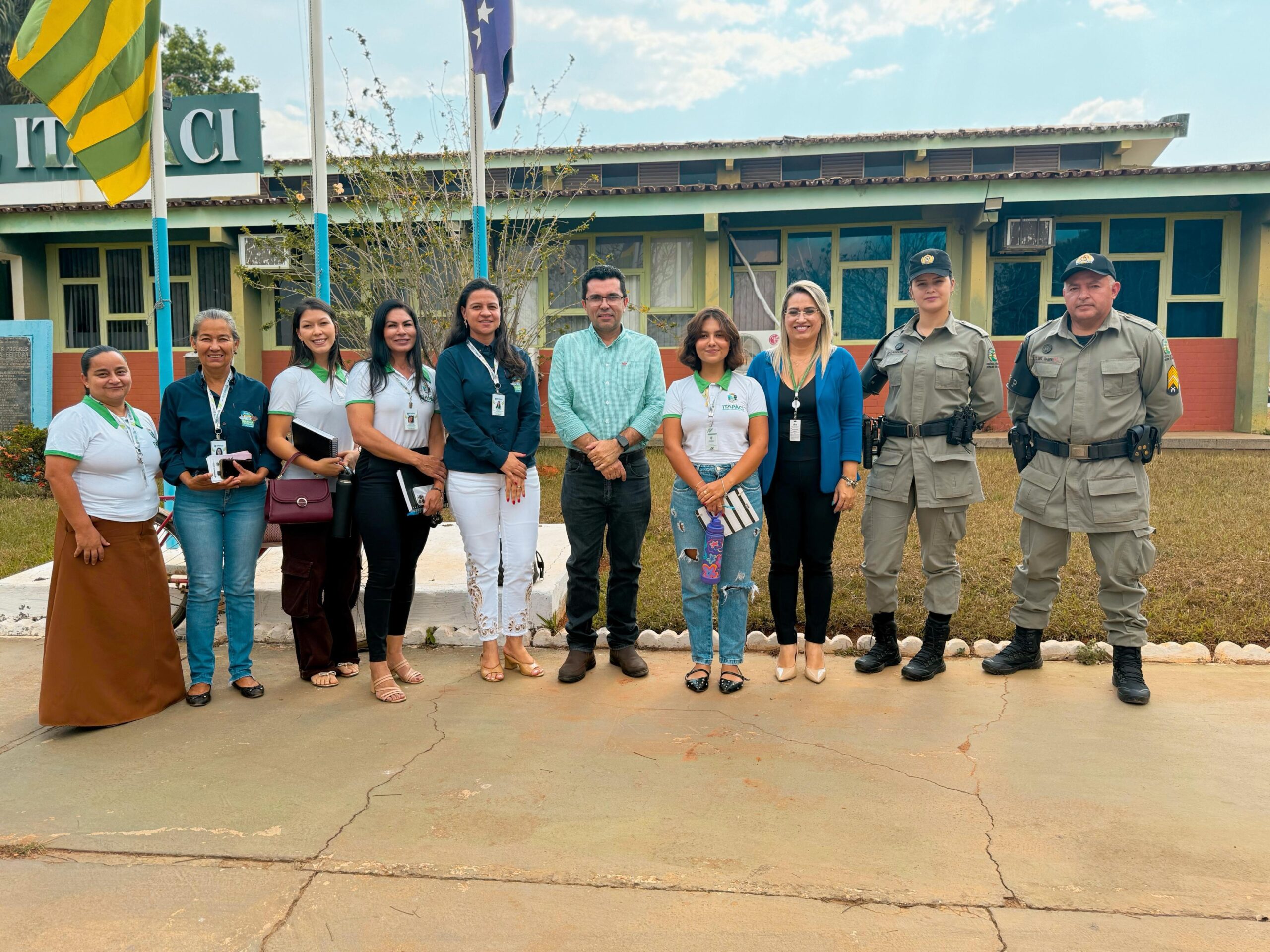 Prefeito Dr. Fábio se reúne com equipe da AGEHAB