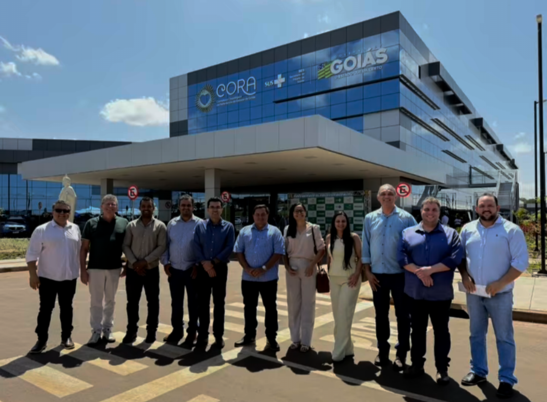 Comitiva de Itapaci liderada pelo prefeito Dr. Fábio marca presença na inauguração do CORA