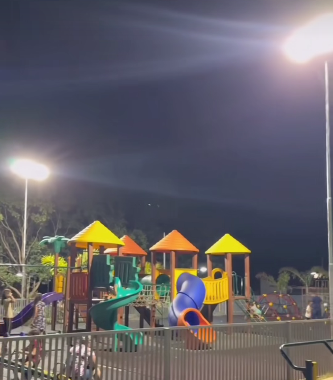 Praça Clube da Criança ganha reforço na sua iluminação pública