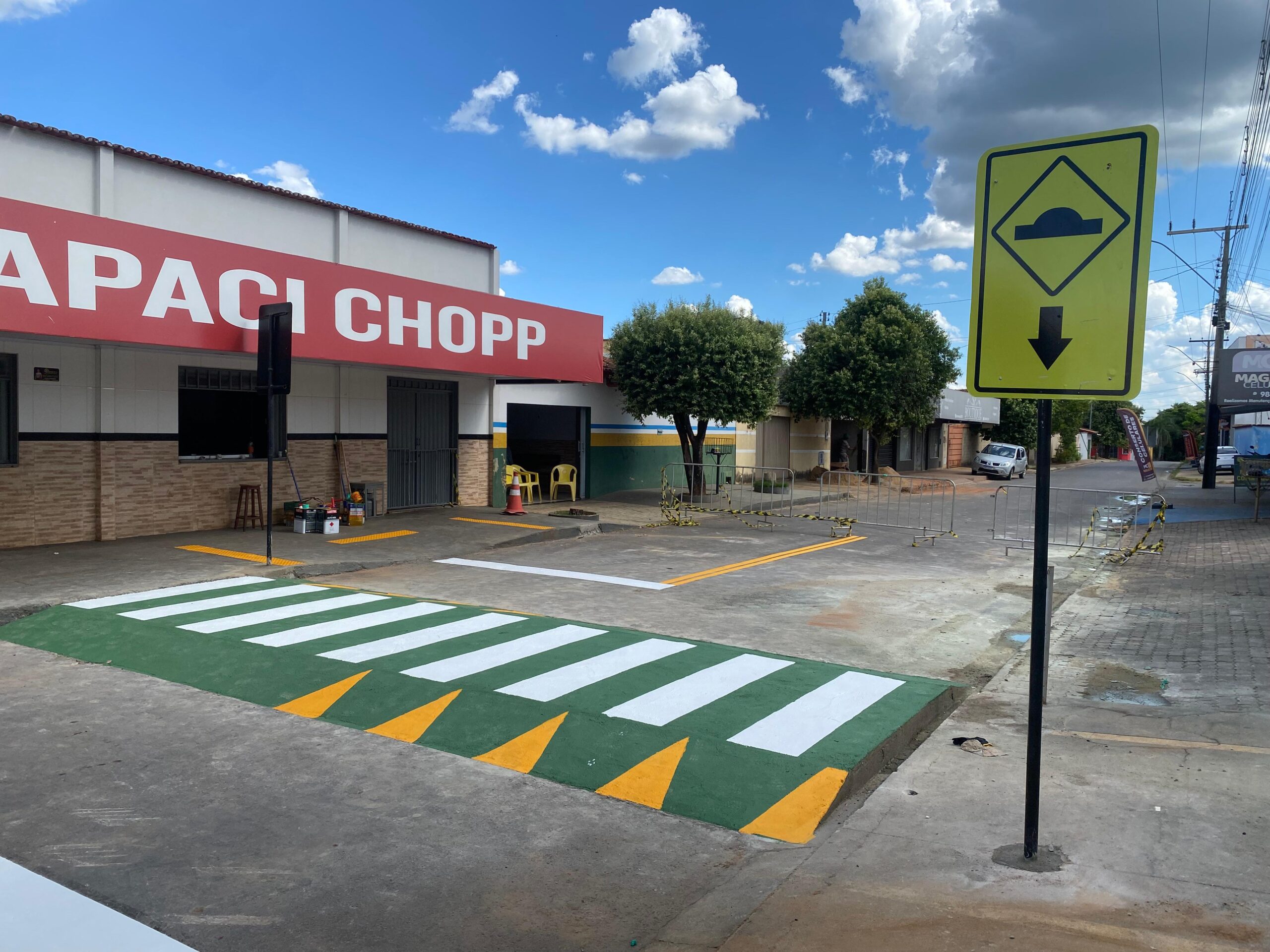 Rua Mato Grosso recebe nova passarela elevada