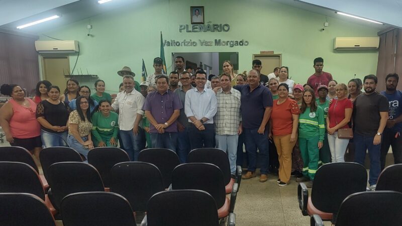 Empossados aprovados de processo seletivo em Itapaci