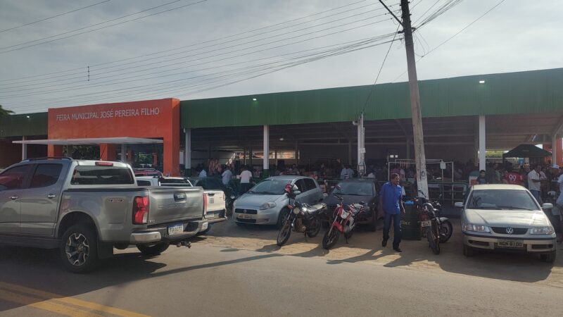 Governo de Itapaci entrega reforma da feira municipal