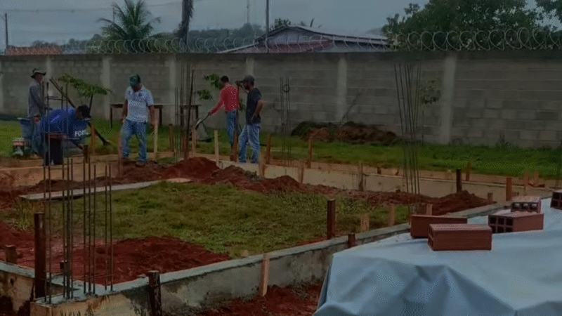 Governo de Itapaci está construindo novas salas na Escola Municipal Antônio Mendes (Setor Planalto)