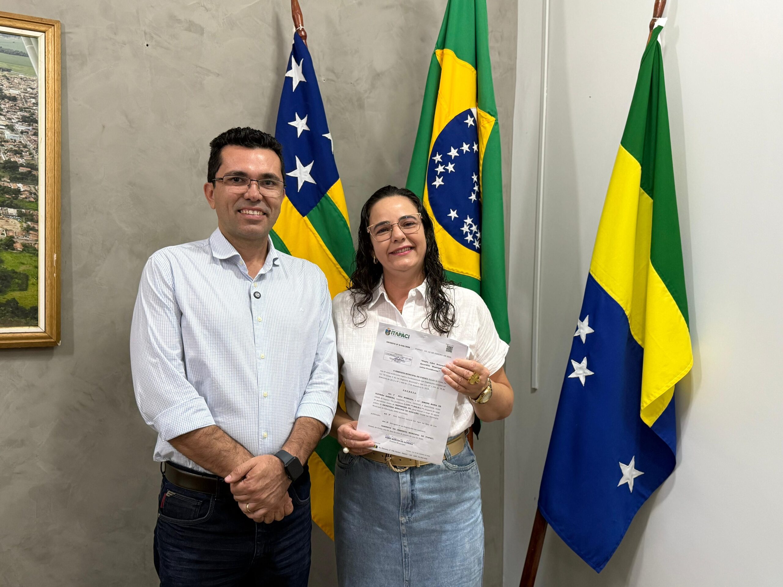 Prefeito Dr. Fábio dá posse para nova Secretária Municipal de Educação