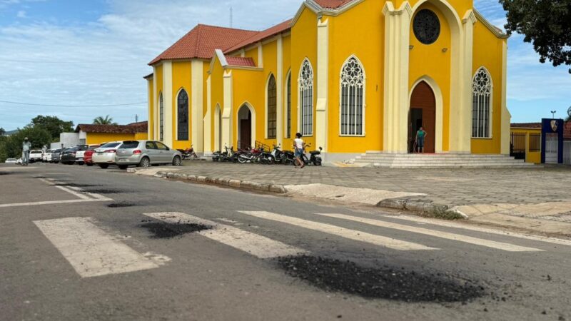 Governo de Itapaci segue com a operação tapa-buracos de ruas e avenidas