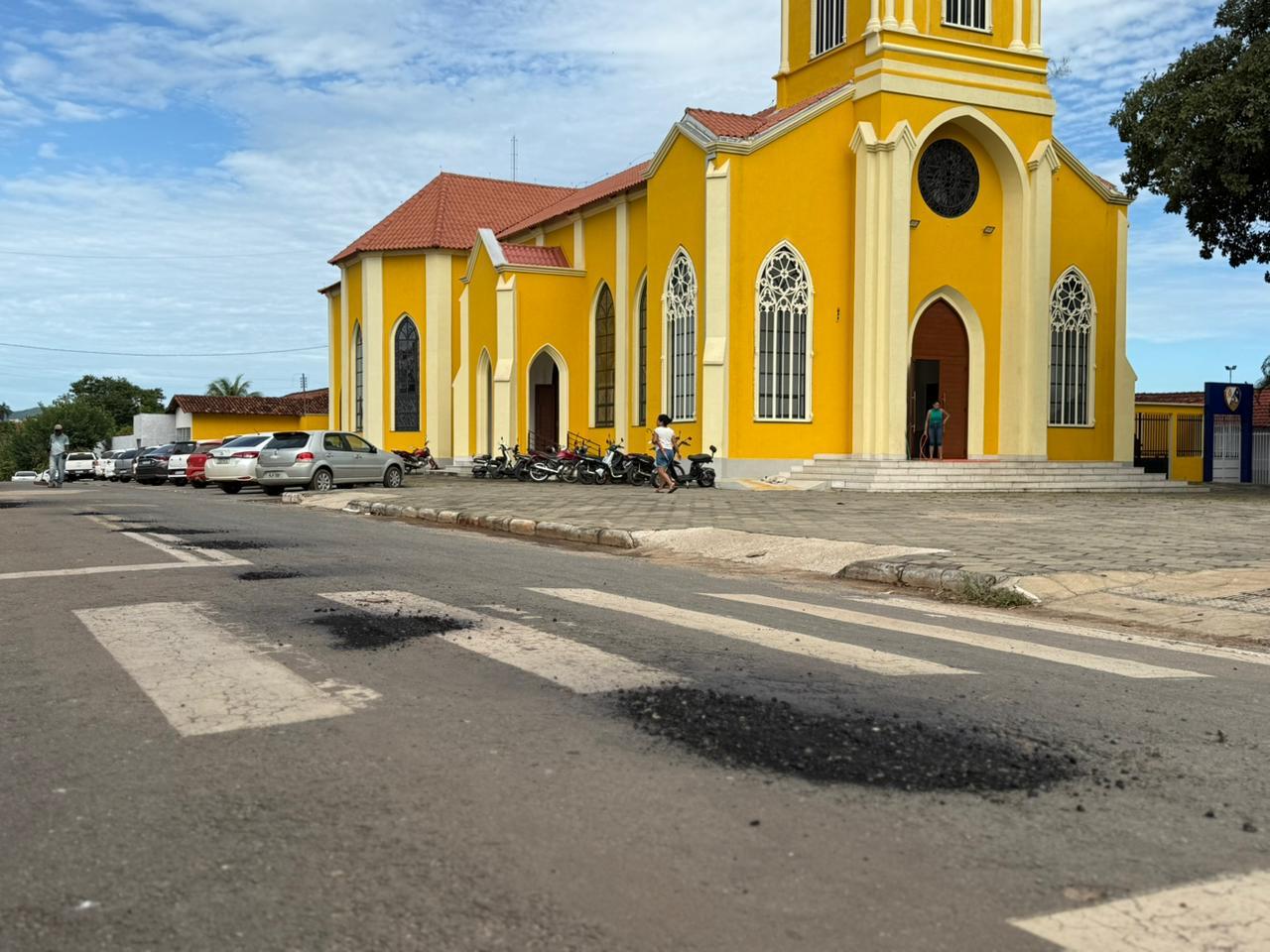 Governo de Itapaci segue com a operação tapa-buracos de ruas e avenidas