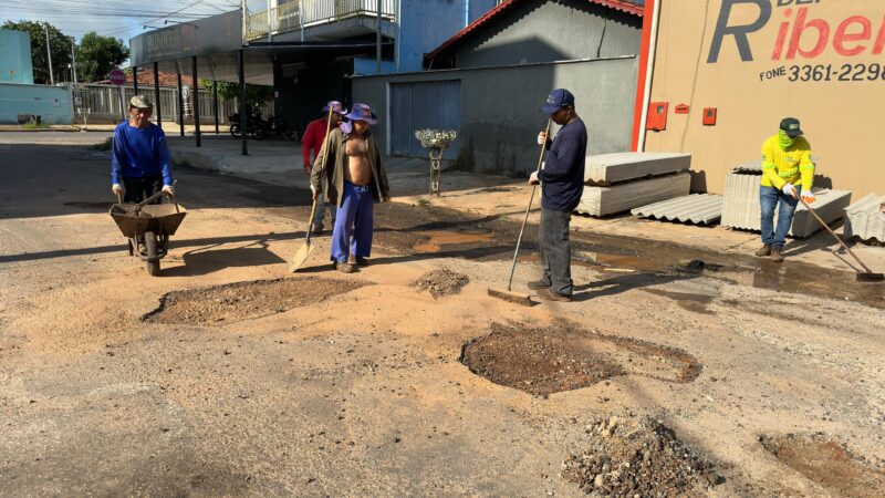 Tapa-buracos de ruas e avenidas segue em Itapaci