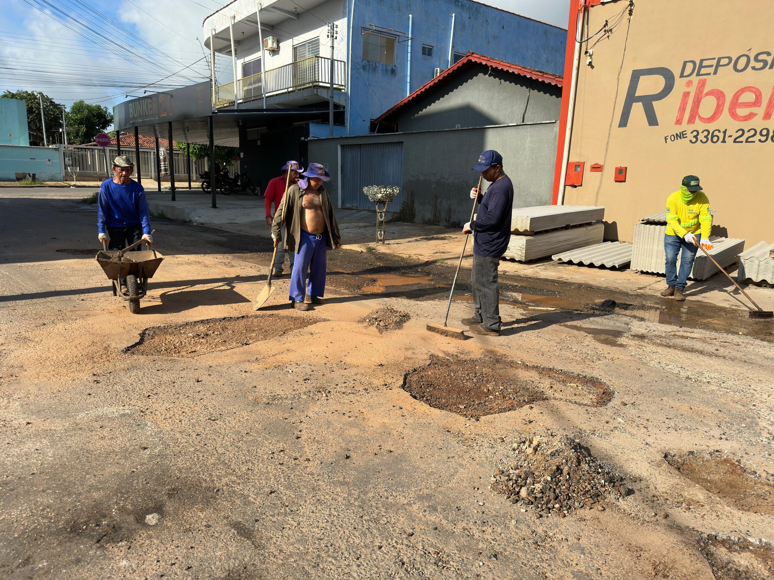 Tapa-buracos de ruas e avenidas segue em Itapaci