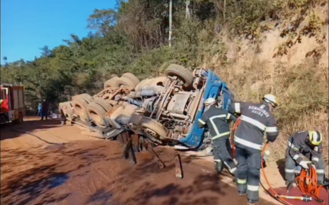 Motorista fica ferido após acidente na GO-336, próximo a Itapaci